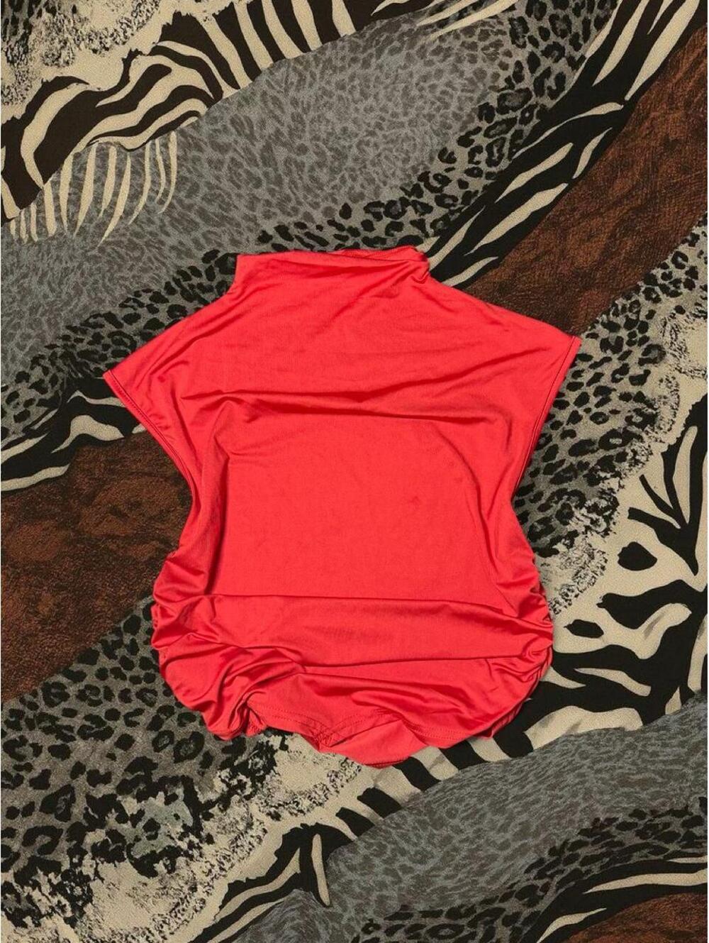 Red crop top with ruched sides #ruched #summer